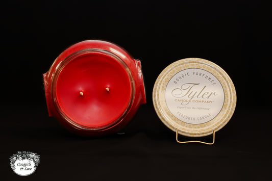 Luxury Candle by Tyler Candle Company – 11 oz – A Christmas Tradition